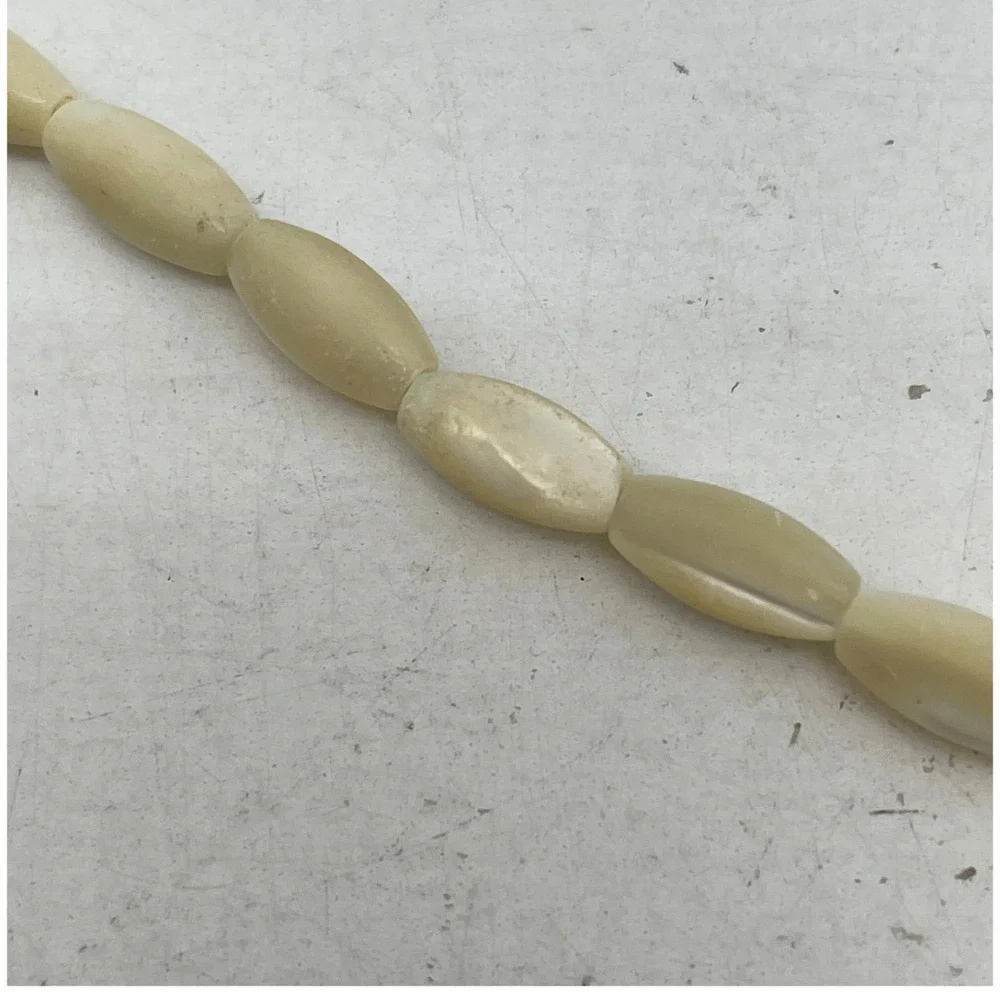 Vintage Mother of Pearl & Coral Stone Beaded Necklace 18